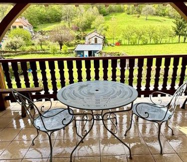 Lascelle Casa | Gîte 4 personnes vue sur le lac des graves - Vallée de la Jordanne,Aurillac,Cantal,Auvergne