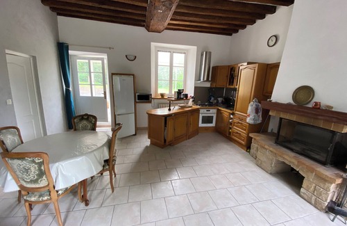 Saint-Denis-sur-Sarthon Casa | Gîte 6/7 Personnes Dans un Domaine Verdoyant, Cadre Nature Pour se Ressourcer