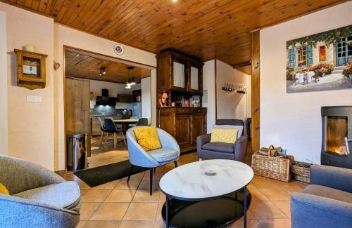 La Fagette Casa | Gîte avec terrasse privative et jardin fleuri à Saugues, tout inclus - FR-1-582-90