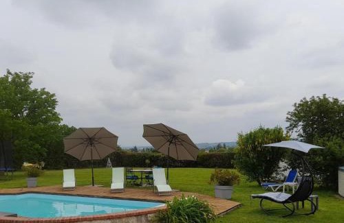 Louchy-Montfand Casa | Gîte chaleureux avec piscine et WiFi, près de Vichy - FR-1-489-444