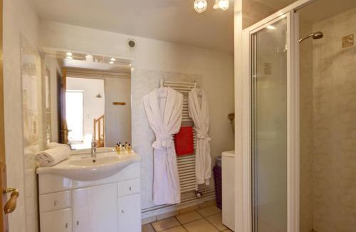 Les Salles Casa | Gîte Charmant avec Jardin Privatif, Cheminée, et Activités Nature Proches, Animaux Acceptés - FR-1-496-66