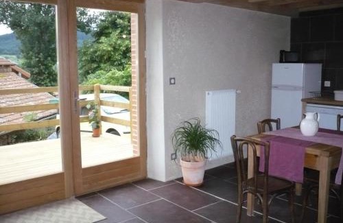 Saint-Romain-d'Urfe Casa | Gîte Confortable avec Terrasse Privative - Wifi Gratuit - FR-1-496-189