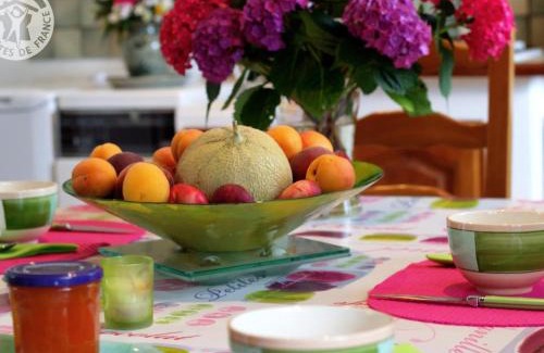 Bussieres Casa | Gîte confortable avec jardin, animaux admis - FR-1-496-90