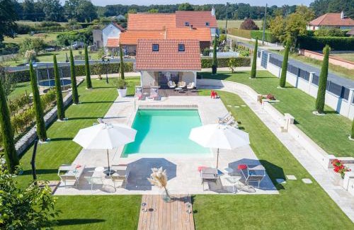 Hauterive Casa | Gîte confortable avec piscine et climatisation à Hauterives - FR-1-489-203