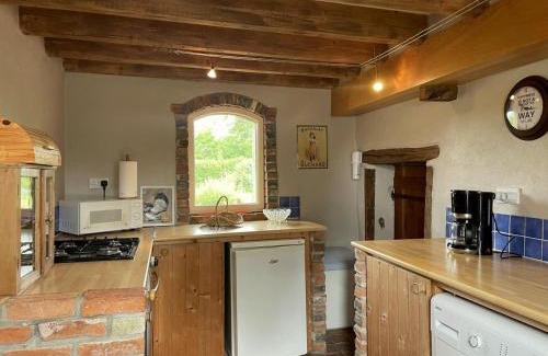 Lurcy-Levis Casa | Gîte de charme à Lurcy-Lévis, campagne calme, vélos à disposition - FR-1-489-580