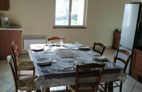 Sevelinges Casa | Gîte de charme avec jardin, terrasse et poêle à bois en pleine nature - FR-1-496-250