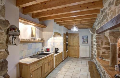 Montarcher Casa | Gîte de charme en pierre, 3 chambres, 6 pers, jardin clos - FR-1-496-11