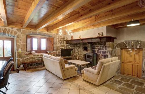 Montarcher Casa | Gîte de charme en pierre, 3 chambres, 6 pers, jardin clos - FR-1-496-11