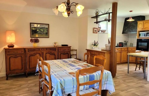 Montaignac-Saint-Hippolyte Villa | Gite de France 4 Personen