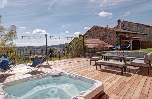 Luriecq Casa | Gîte de standing 5 suites - Jardin, terrasse et Wi-Fi - FR-1-496-355