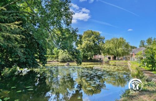 Ambrieres-les-Vallees Casa | Gîte de Villefeu, 8 personnes