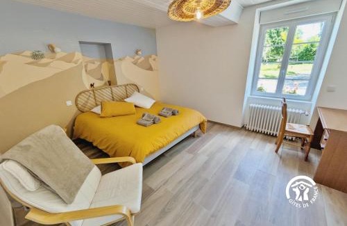 Ambrieres-les-Vallees Casa | Gîte de Villefeu, 8 personnes