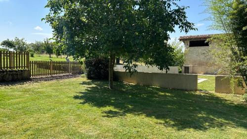 Crastes Apartamento | Gîte En Damé with private pool