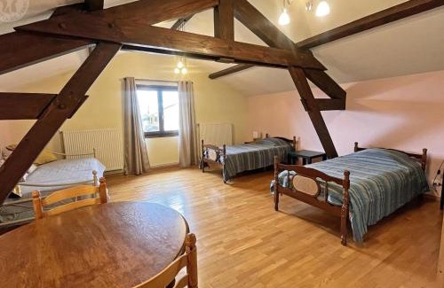 Saint-Christo-en-Jarez Casa | Gîte familial tout confort avec jardin, salle de jeux, garage et terrasse, près de Saint-Étienne - FR-1-496-204