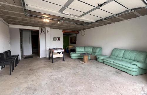 Saint-Christo-en-Jarez Casa | Gîte familial tout confort avec jardin, salle de jeux, garage et terrasse, près de Saint-Étienne - FR-1-496-204