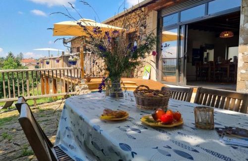 Virigneux Casa | Gîte Familial à Virigneux - Animaux Bienvenus - FR-1-496-326