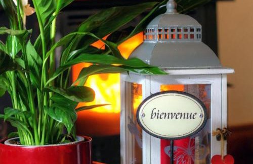 Sauvain Casa | Gîte historique avec jardin et cheminée près de Sauvain - FR-1-496-315