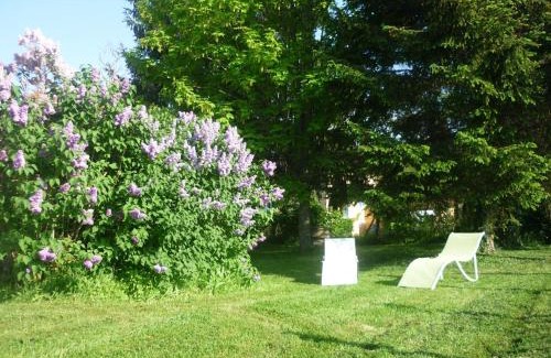 Ebreuil Casa | Gîte paisible à Ébreuil avec jardin et animaux acceptés - FR-1-489-19