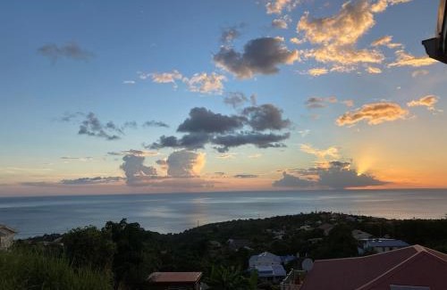 Vieux-Habitants Casa | Gîte Passion Kréyol, Vue mer et montagne, SPA privé