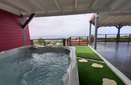 Vieux-Habitants Casa | Gîte Passion Kréyol, Vue mer et montagne, SPA privé