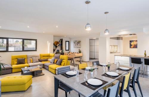 La Haie-Fouassiere Casa | Gîte spacieux avec jardin, spa, babyfoot et parking privé - FR-1-306-1292