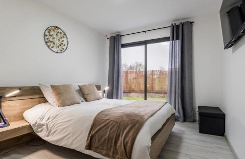 La Haie-Fouassiere Casa | Gîte spacieux avec jardin, spa, babyfoot et parking privé - FR-1-306-1292