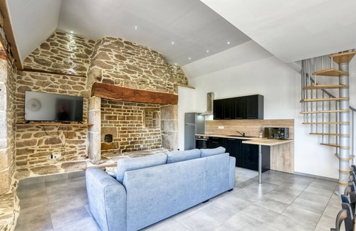 Peret-Bel-Air Casa | Gîte Theillac - Maison au calme avec beau jardin