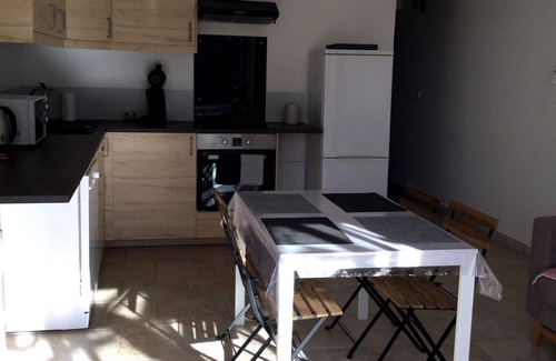 Tulette Cabaña | Casas rurales en los viñedos, parque, piscina, parque infantil, campo de petanca, ...