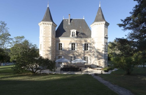 Bourrou Casa | Casas rurales del Château de Monciaux: Gîte des Pommiers1 habitación, tenis, piscina