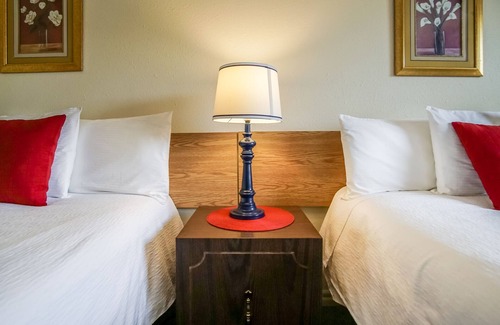 East Kootenay Hotel | Gables Motel