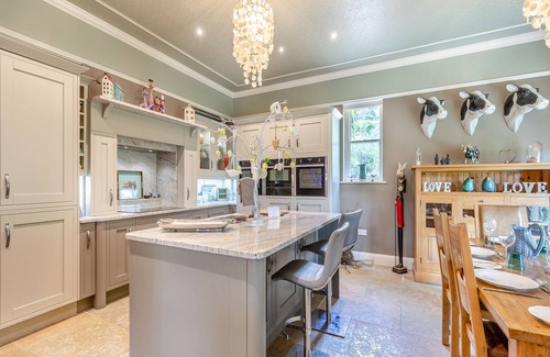 Buxton Cabaña | Gadley House East Wing