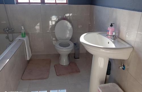 Lesotho Cama Y Desayuno | Galaxy Bed and Breakfast