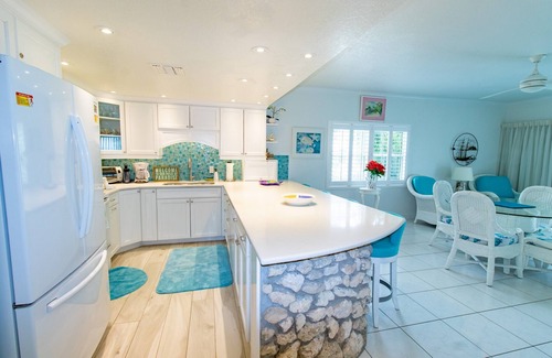 Seven Mile Beach Villa | Galleon Villas by Hello Cayman Vacation