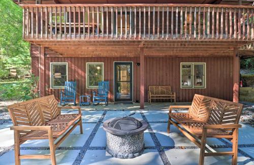 Weaverville Casa | Game Room and Fire Pit Weaverville Family Home!