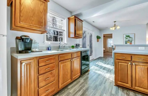 Kernersville Casa | Garage Patio Cozy Retreat Fenced Backyard