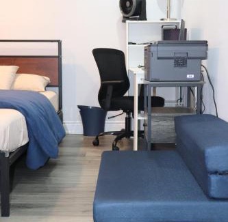 Brampton Apartamento | Garden 2 BR Apt - Free Parking Wifi Laundry Workstation