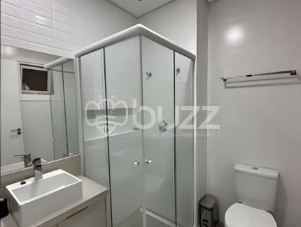 Alto Ribeirao Casa | Jardín con barbacoa en condominio