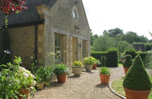 Black Bourton Casa | Garden Cottage