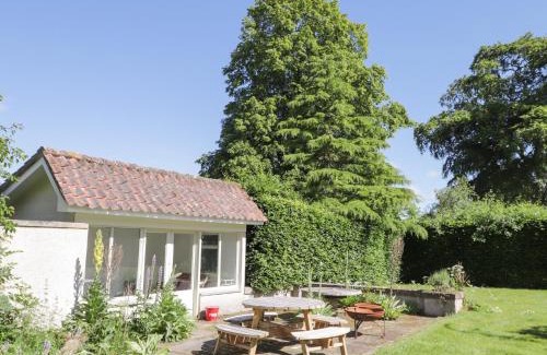 Elgin Casa | Garden Cottage