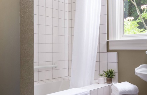 Downtown Cama Y Desayuno | Garden Street Inn, A Kirkwood Collection Hotel