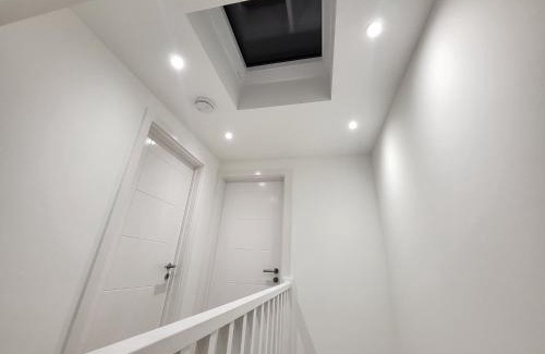 Finchley Apartamento | Garland Modern 4 Bedroom Central Apartment London