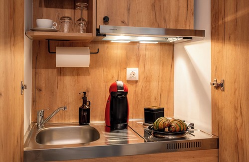 Monastiraki Hotel | Garment District Suites