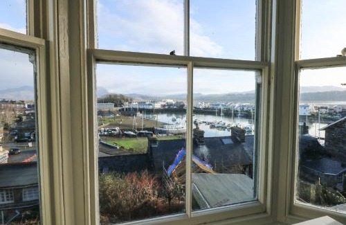 Borth-y-Gest Casa | Garth Cottage