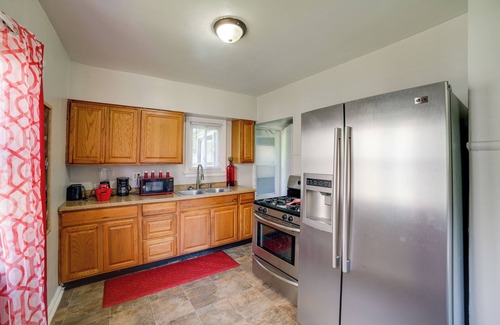 Gary Casa | Gary Vacation Rental ~ 5 Mi to Lake Michigan!