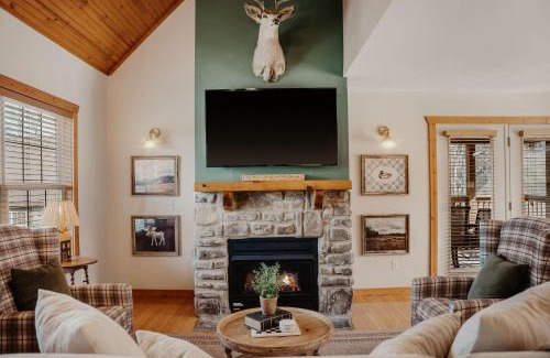 Reeds Spring Casa | Gated Community - Pool & Golf Course - Near SDC