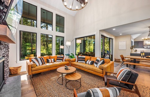 Roslyn Casa | Gated Luxury Retreat | Near Nelson Farm+Swim Spa/GameRm+Hidden Rewards Awaits