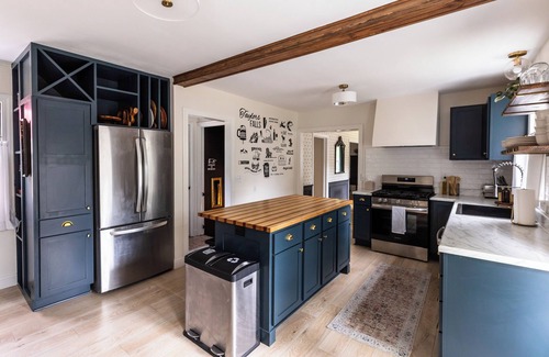 Taylors Falls Casa | Gatsby’s Getaway-Unique stay near downtown