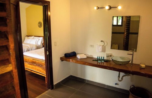 Pueblo Nuevo Cabina | Gatun Lake Lodge Hotel