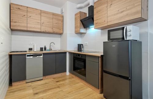 Emaus Apartamento | Gdańsk Siedlce Apt - Parking & Balcony - by Rentujemy