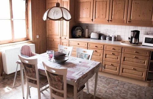 Leutershausen Apartamento | Acogedor apartamento de 85 m2 con conexión inalámbrica a internet gratuita y aparcamiento.